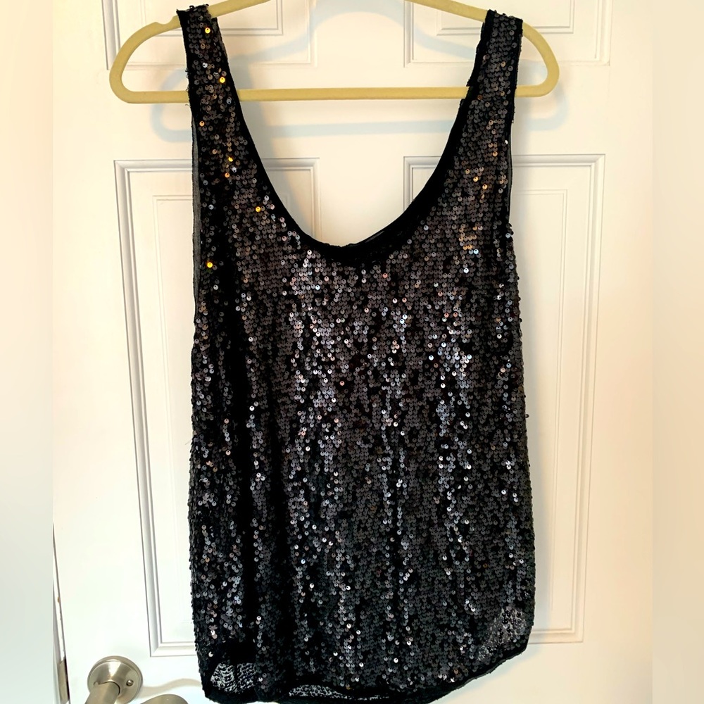 Sequinned tank
